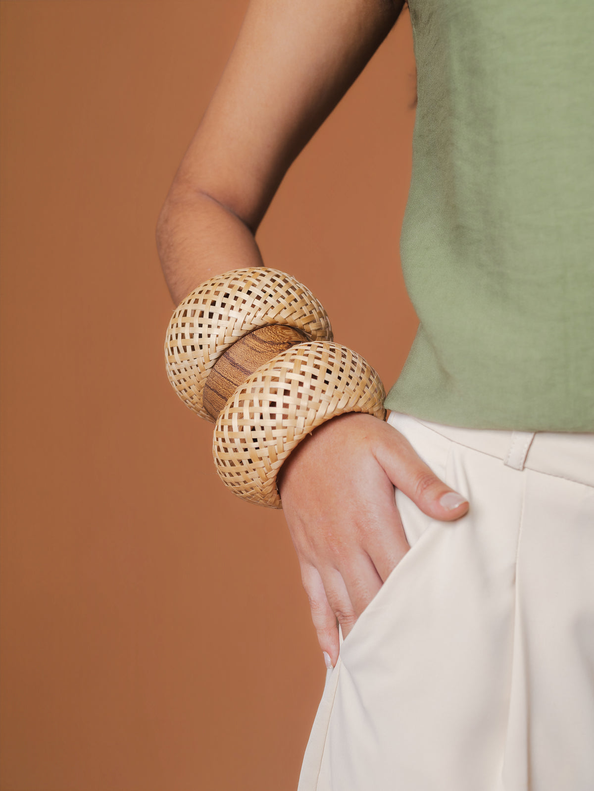 Bracelete Trama